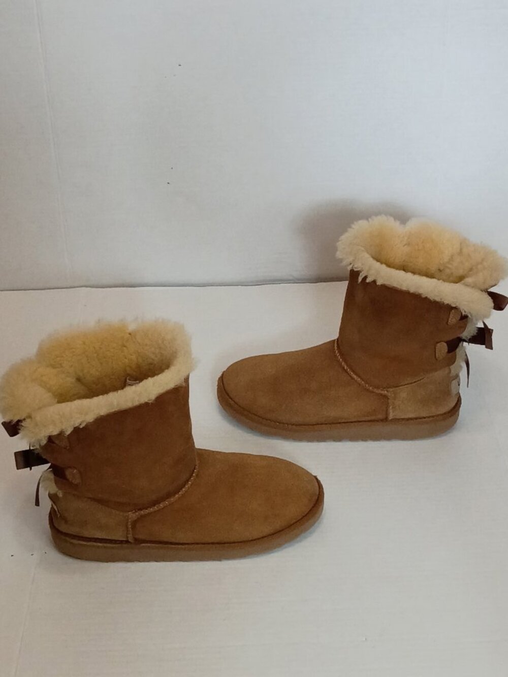 UGG Kids Bailey Bow II Chestnut Suede Boots Youth 6 Fits Women’s 8 - Picture 3 of 8